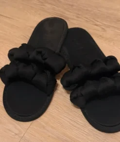Mango Sandalen/Schlappen „Seide“ Gr. 39 | schwarz