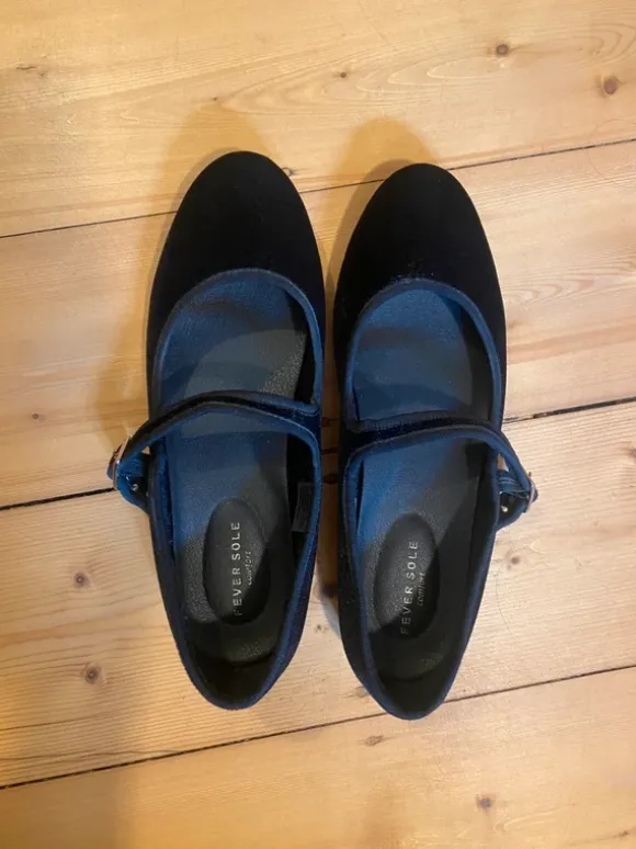 Mary Jane Ballerinas (samt und schwarz)