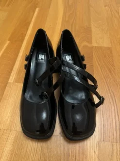 Mary jane shoes leather