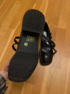 Mary jane shoes leather