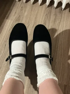 Mary jane velvet black shoes