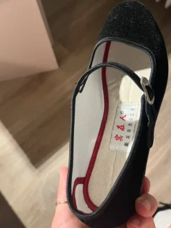 Mary jane velvet black shoes