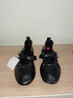 Mary-Janes Stradivarius