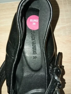 Mary-Janes Stradivarius