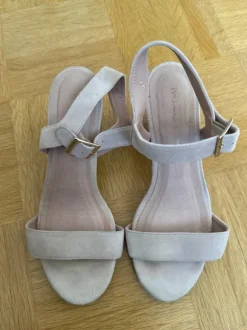 Mime et moi nude suede