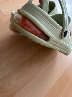 Mintfarbene Huasschuhe/Clogs