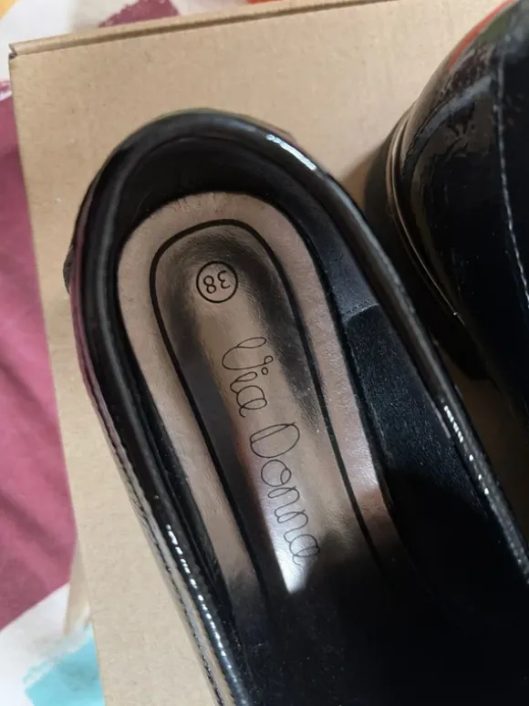 Mocassins noirs brillants