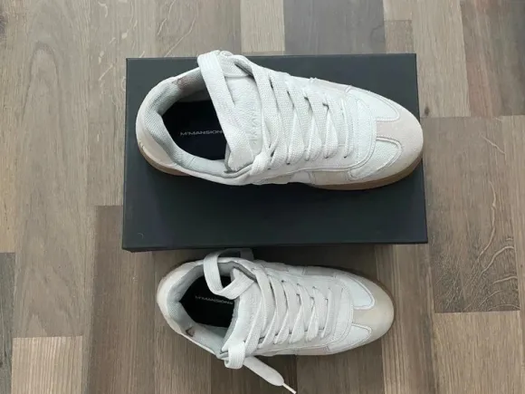 Moonlight Mansion Army Trainer