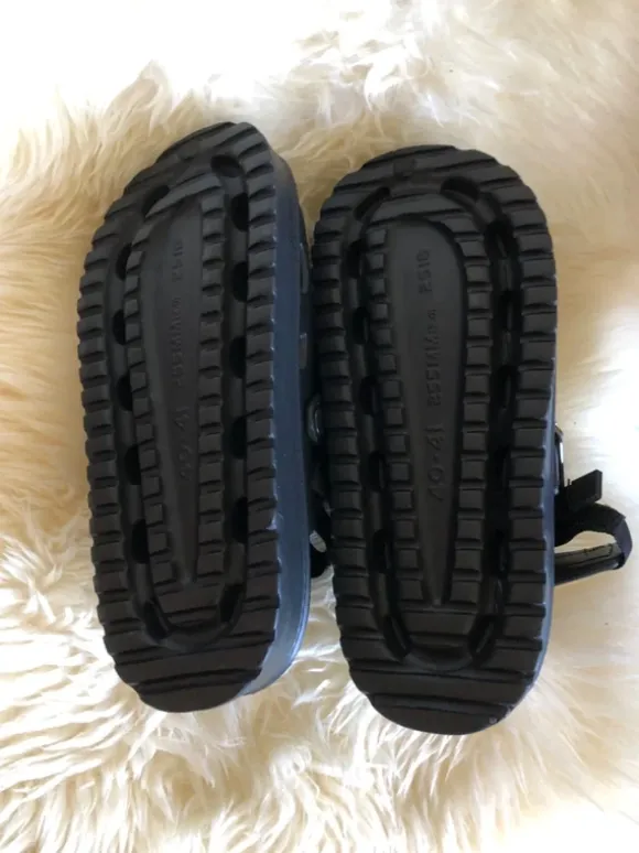 Mules, Clogs Gr 39 Cooler Style in schwarz Neu Sommer Hit