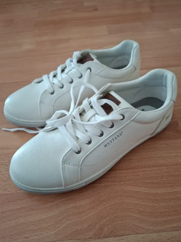 Mustang Damen Sneaker Größe 40
