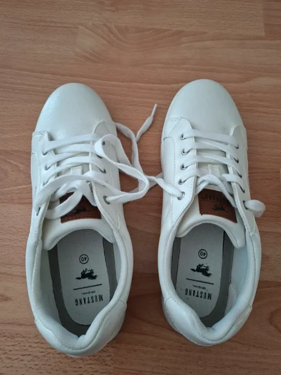 Mustang Damen Sneaker Größe 40