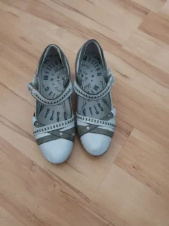 Mustang Pumps
