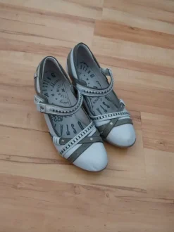 Mustang Pumps