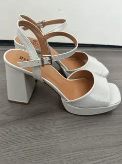 Mustang White Patent Block Heel Sandals
