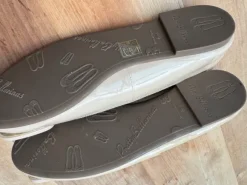 Nagelneue Schuhe von Pretty ballerinas in nude