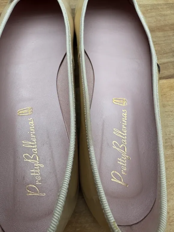Nagelneue Schuhe von Pretty ballerinas in nude