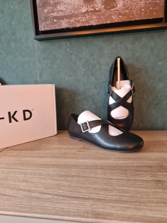 NA-KD ballerina’s met gekruiste bandjes – maat 37 – nieuw 🖤