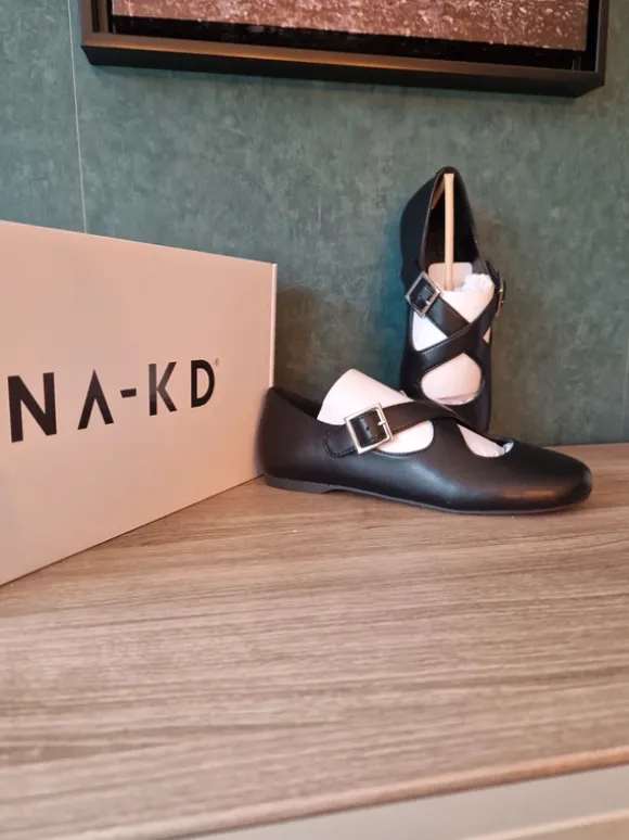 NA-KD ballerina’s met gekruiste bandjes – maat 37 – nieuw 🖤