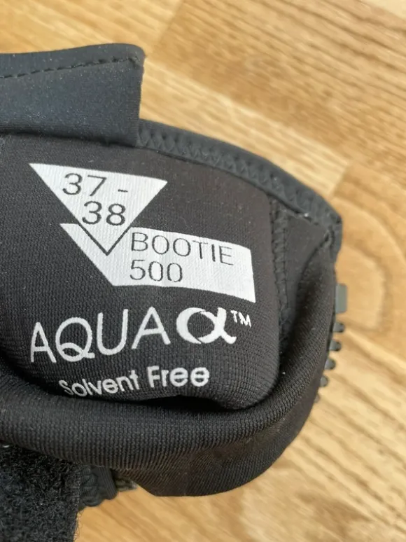 Neopren Schuhe von Decathlon/ Tribord