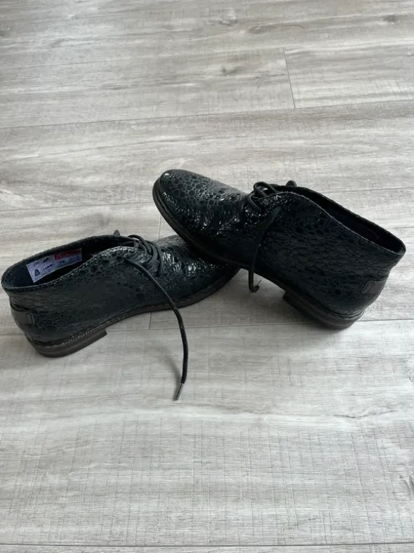 Nette schoentjes ‘rieker’