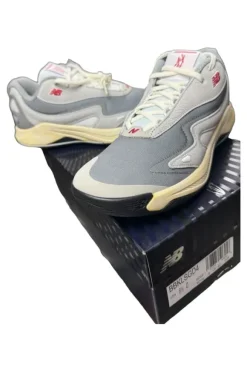 NEU 🏀 New Balance Kawhi 4 Basketballschuhe Gr. 42 | Grau | OVP