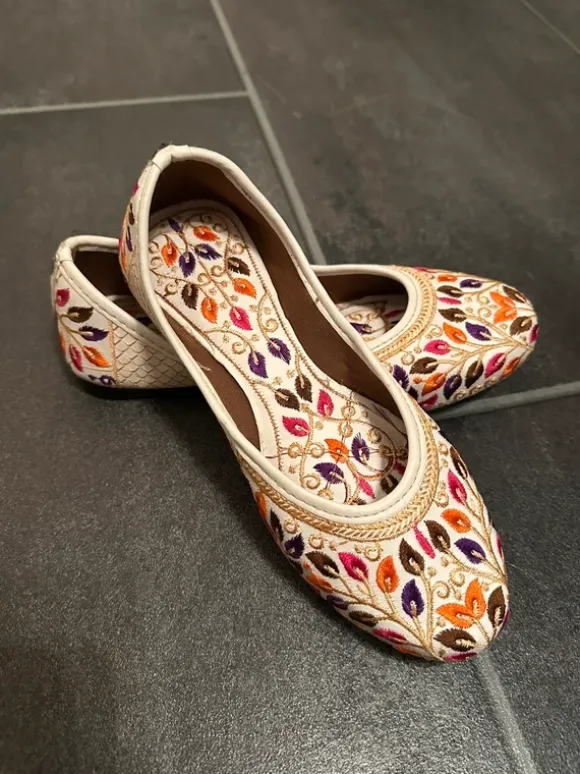 Neu Größe 35 Indian ballarinas