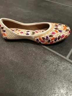 Neu Größe 35 Indian ballarinas