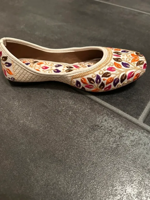 Neu Größe 35 Indian ballarinas