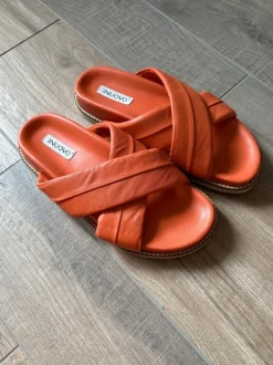 Neu!! Orangefarbene Sandalen von Inuovo, Leder, Gr. 40