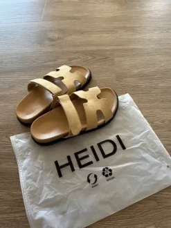 Neu Schlappen in Beige