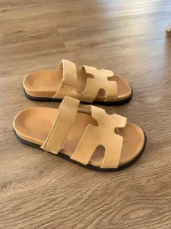 Neu Schlappen in Beige