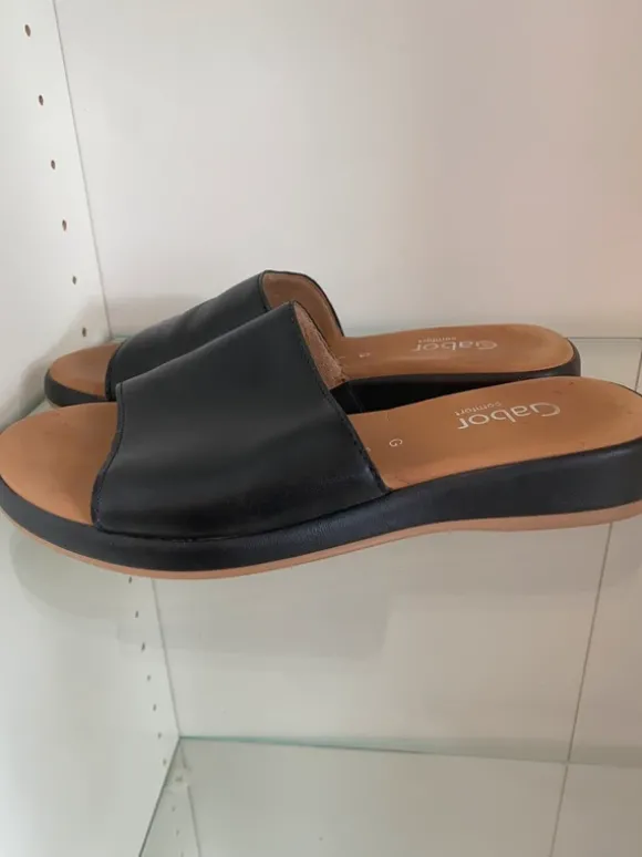 Neue ( nur in der Wohnung Probe getragene) Gabor Pantoletten in 38