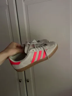 NEUE Adidas Gazelle Sneaker
