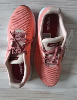 Neue Adidas Sooraj Sneaker/Laufschuhe