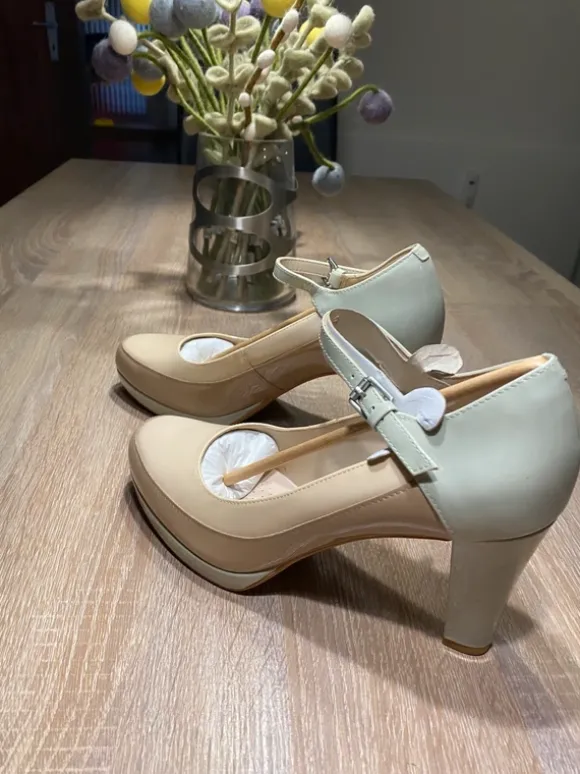 Neue bequeme Lack-Higheels von Clarks Größe 39