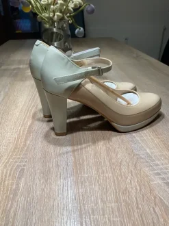 Neue bequeme Lack-Higheels von Clarks Größe 39