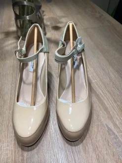 Neue bequeme Lack-Higheels von Clarks Größe 39