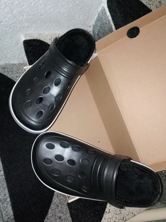 Neue Clogs Hausschuhe Gr. 45