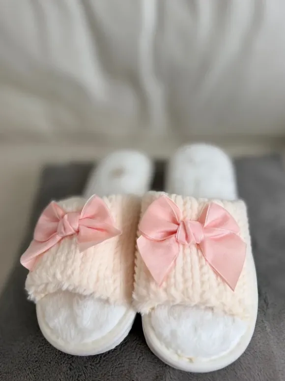 Neue flauschige Hausschuhe mit rosa Schleife 🎀 Kuschel Pantoffeln