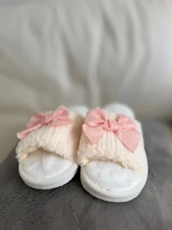 Neue flauschige Hausschuhe mit rosa Schleife 🎀 Kuschel Pantoffeln