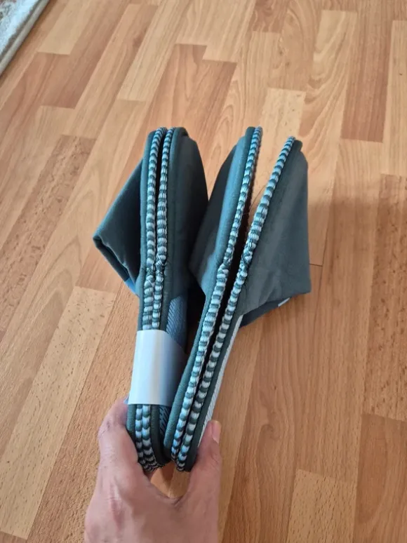 Neue Hausschuhe / Slipper – ungetragen & bequem