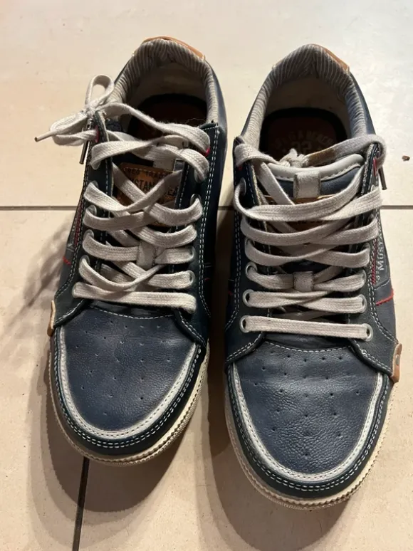Neue Herrenschuhe der Firma Mustang