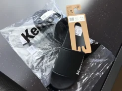 Neue Kempa Badepantoletten/Badelatschen