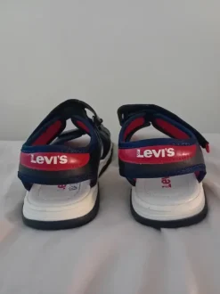 neue Levi's Sandalen 32
