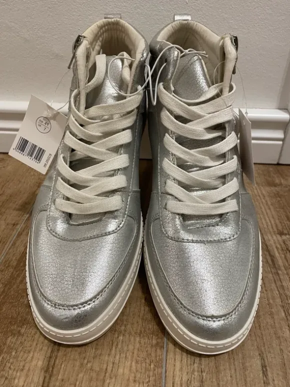 Neue modische Schuhe