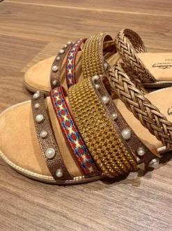Neue Mustang Sandalen / Schlappen Gr. 38 – mit Glitzer & Perlen