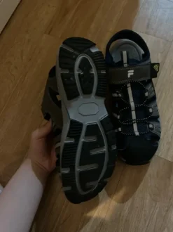 Neue Sandalen FILA