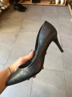 Neue Schuhe mit Absatz