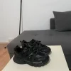Neue schwarze Sneaker neu Shirta – Größe 42