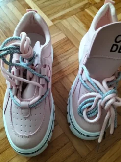 Neue Sneaker 38/39